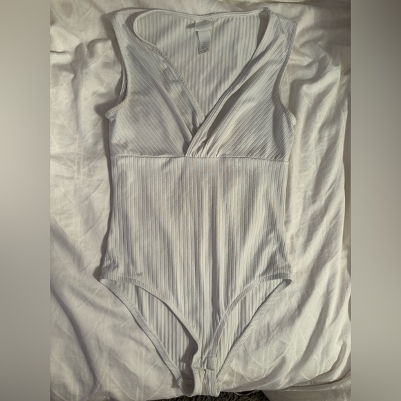 H&M women’s bodysuit (PAIR of 2) black and white - Picture 10 of 14